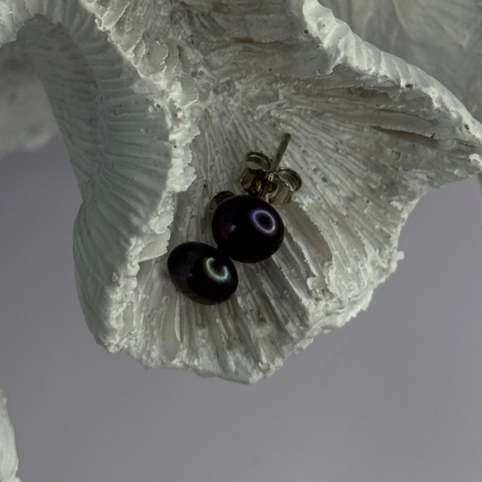 925 Sterling Silver Black Pearl Earrings Length 0.30 Inch