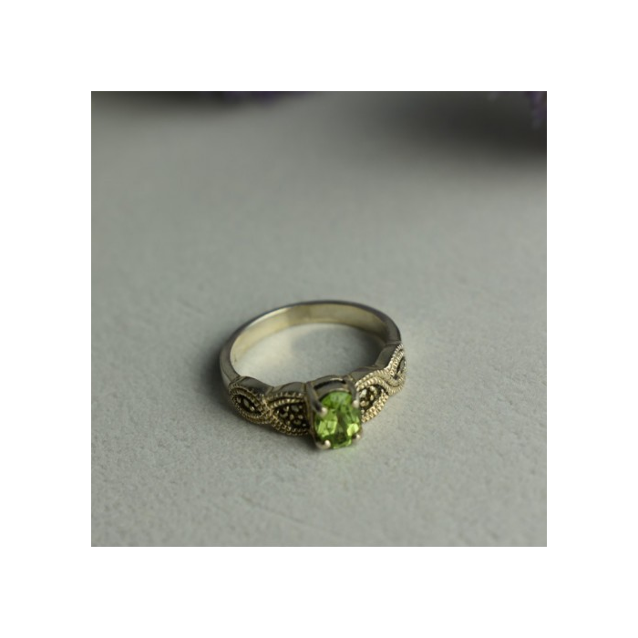 925 Sterling Silver Chrysolite & Marcasites Ring Size 7.5
