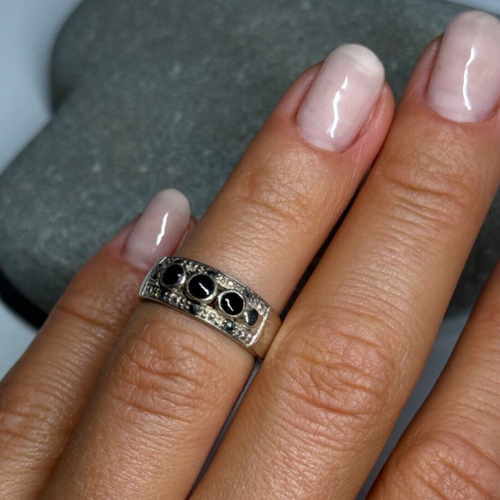 925 Sterling Silver Onyx Ring Size 5