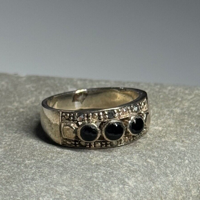 925 Sterling Silver Onyx Ring Size 5
