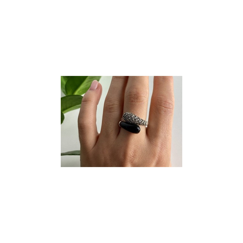 925 Sterling Silver Black Onyx & Marcasites Ring Size 9