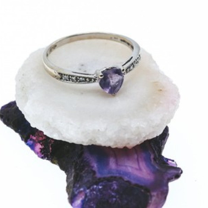 10K White Gold Amethyst & Diamonds Ring Size 8