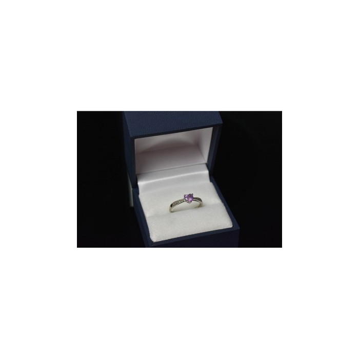 10K WHITE GOLD  AMETHYST & DIAMONDS RING SIZE 8