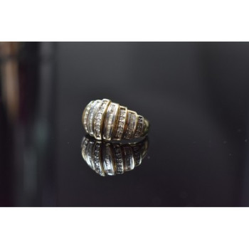 10K YELLOW GOLD DIAMONDS RING SIZE 8