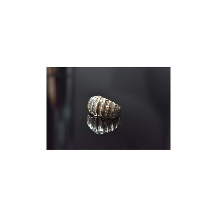 10K YELLOW GOLD DIAMONDS RING SIZE 8