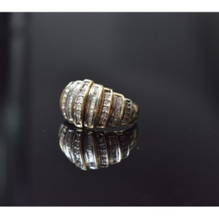 10K Yellow Gold Diamonds Ring Size 8