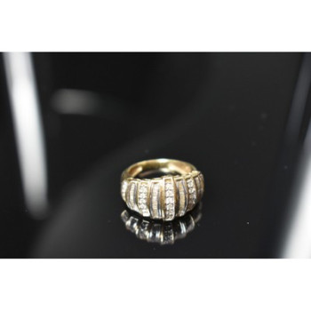 10K YELLOW GOLD DIAMONDS RING SIZE 8
