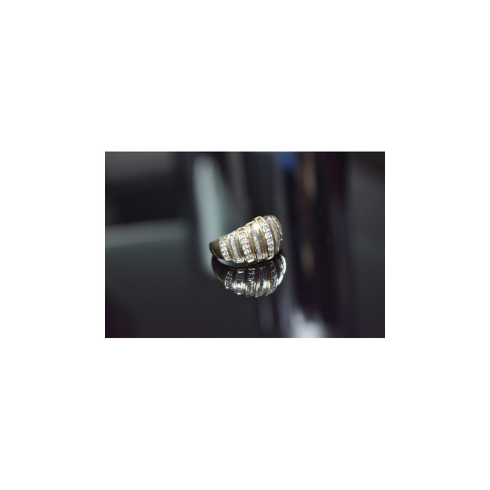 10K YELLOW GOLD DIAMONDS RING SIZE 8