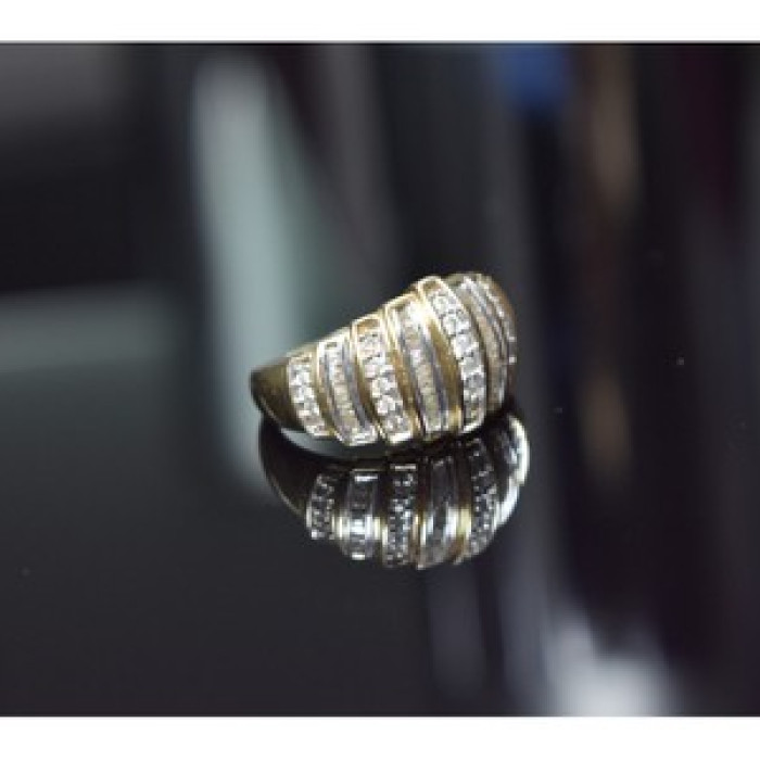 10K Yellow Gold Diamonds Ring Size 8