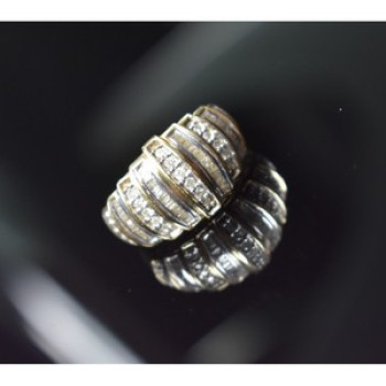 10K Yellow Gold Diamonds Ring Size 8