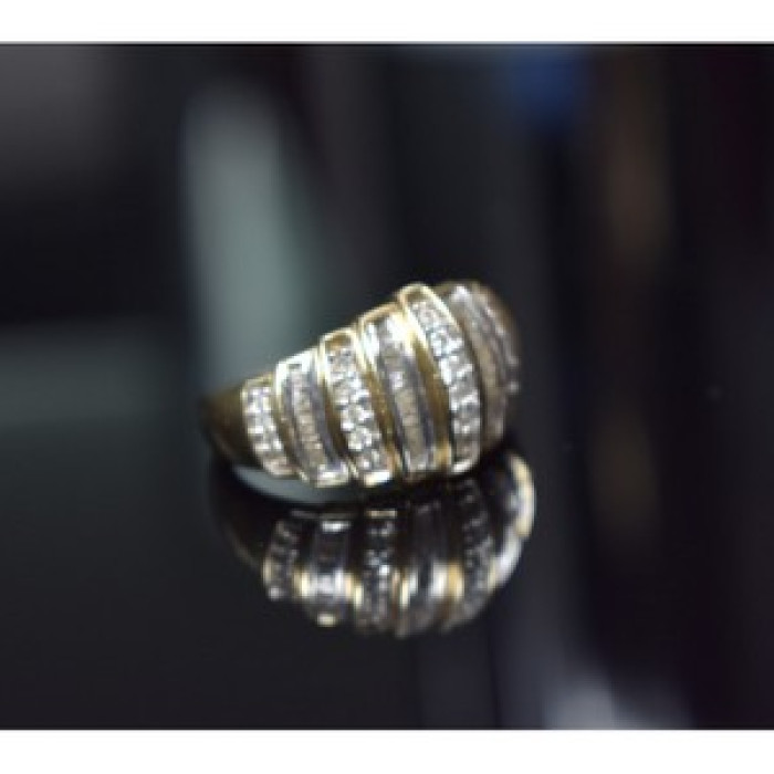 10K Yellow Gold Diamonds Ring Size 8