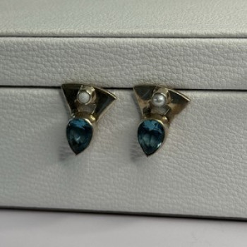 925 Sterling Silver Topaz & Pearl Earrings Length 0.70 Inch