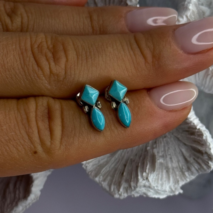925 Sterling Silver Turquoise Earrings Length 0.50 Inch