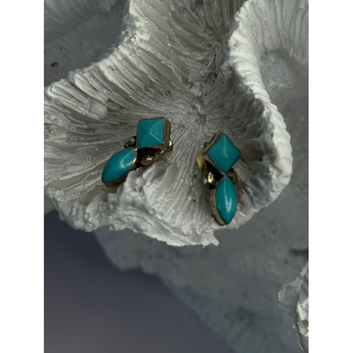 925 Sterling Silver Turquoise Earrings Length 0.50 Inch