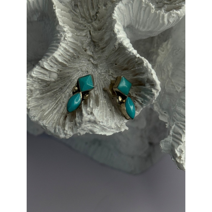 925 Sterling Silver Turquoise Earrings Length 0.50 Inch