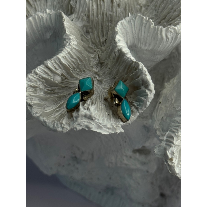 925 Sterling Silver Turquoise Earrings Length 0.50 Inch