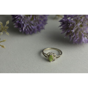 925 Sterling Silver Peridot & CZ Ring Size 7