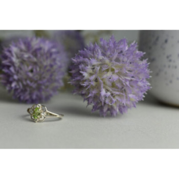 925 Sterling Silver Peridot & CZ Ring Size 7