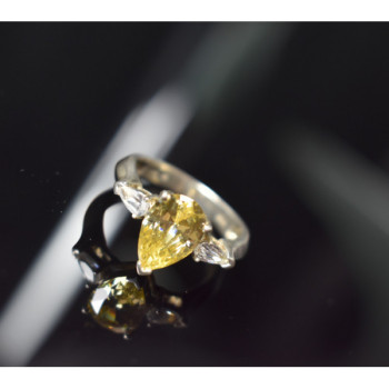925 Sterling Silver Yellow CZ Ring Size 10.5