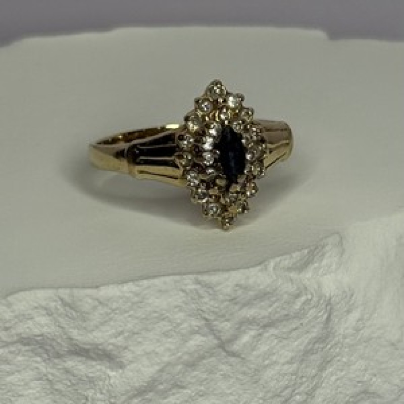 14K Yellow Gold Sapphire & Diamonds Ring Size 9