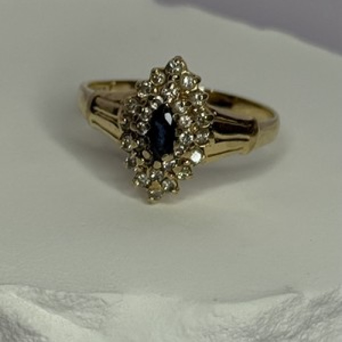 14K Yellow Gold Sapphire & Diamonds Ring Size 9
