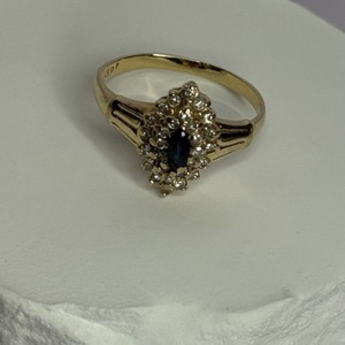 14K Yellow Gold Sapphire & Diamonds Ring Size 9