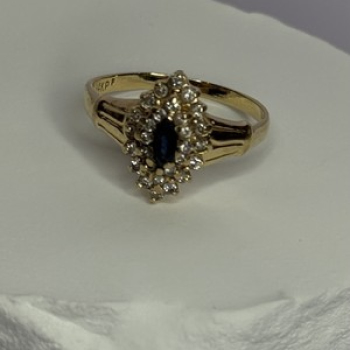 14K Yellow Gold Sapphire & Diamonds Ring Size 9