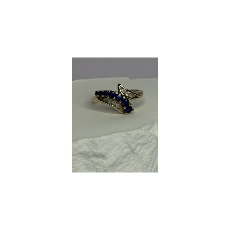 10K YELLOW GOLD BLUE TOPAZ & WHITE TOPAZ RING SIZE 8
