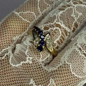 10K Yellow Gold Blue Topaz & White Topaz Ring Size 8
