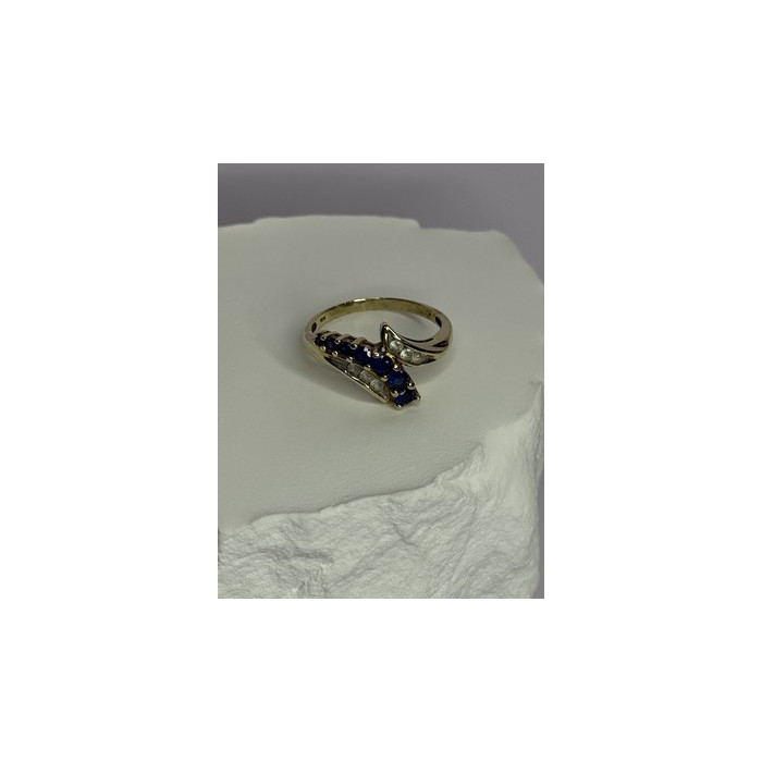 10K YELLOW GOLD BLUE TOPAZ & WHITE TOPAZ RING SIZE 8