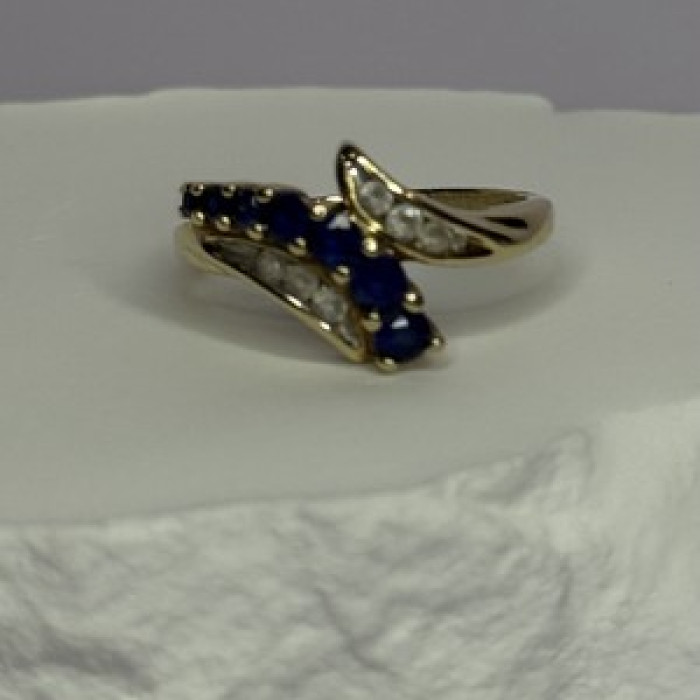 10K Yellow Gold Blue Topaz & White Topaz Ring Size 8