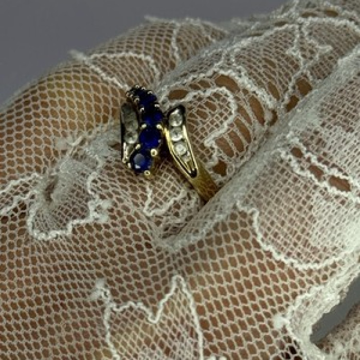 10K Yellow Gold Blue Topaz & White Topaz Ring Size 8