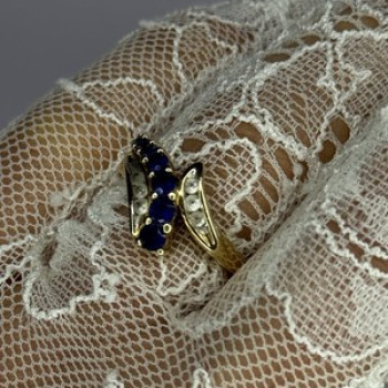10K Yellow Gold Blue Topaz & White Topaz Ring Size 8
