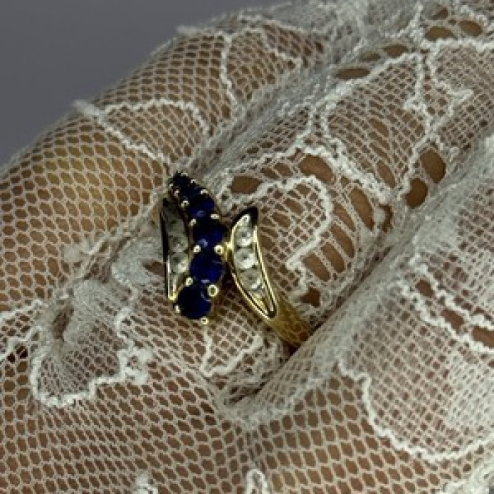 10K Yellow Gold Blue Topaz & White Topaz Ring Size 8