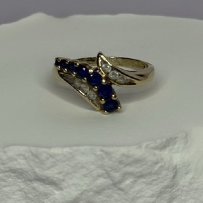 10K Yellow Gold Blue Topaz & White Topaz Ring Size 8