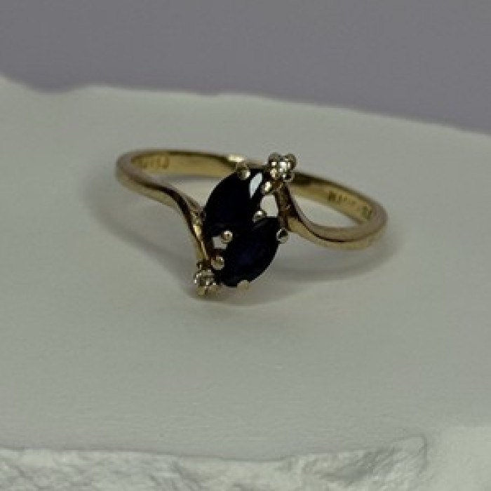 14K Yellow Gold Sapphire & Diamond Ring Size 7.5