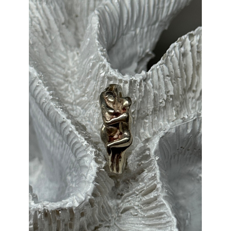 925 Sterling Silver Kamasutra Ring Size 6