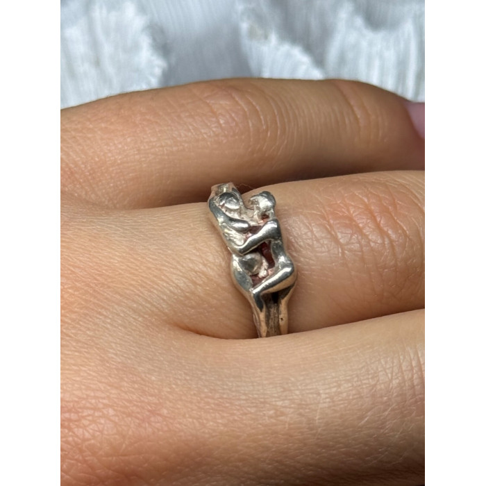 925 Sterling Silver Kamasutra Ring Size 6