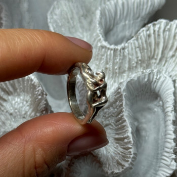 925 Sterling Silver Kamasutra Ring Size 6