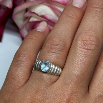 925 Sterling Silver Topaz Ring Size 6