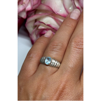 925 Sterling Silver Topaz Ring Size 6