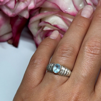 925 Sterling Silver Topaz Ring Size 6
