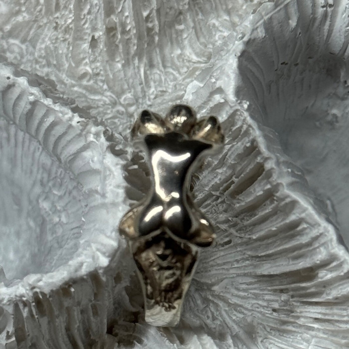 925 Sterling Silver Kamasutra Ring Size 6