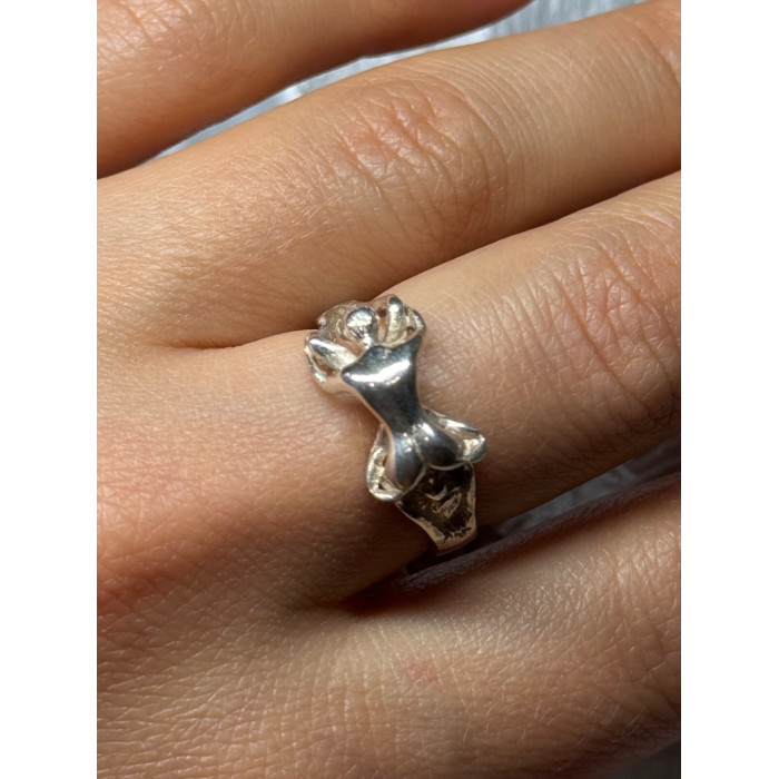 925 Sterling Silver Kamasutra Ring Size 6