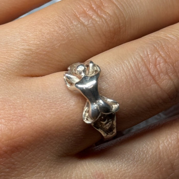 925 Sterling Silver Kamasutra Ring Size 6