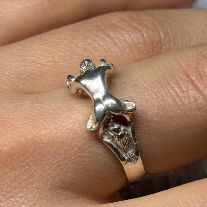 925 Sterling Silver Kamasutra Ring Size 6