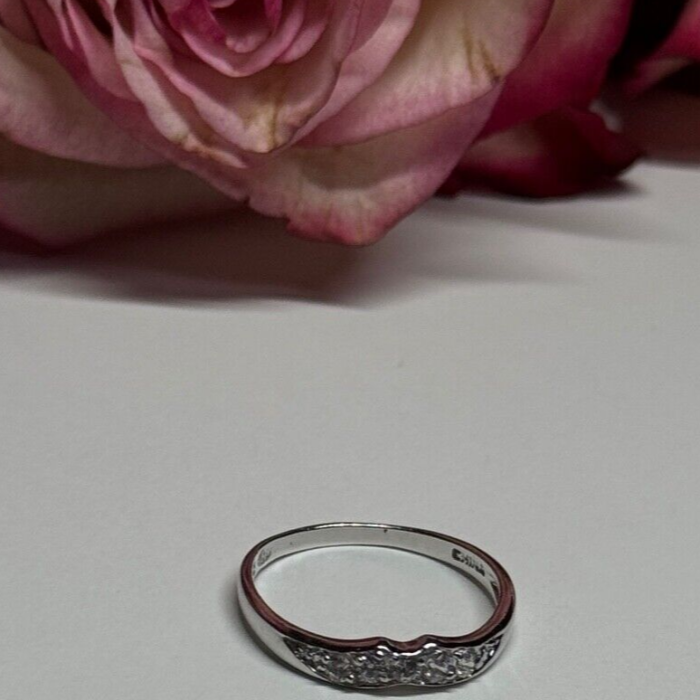 925 Sterling Silver CZ Ring Size 6