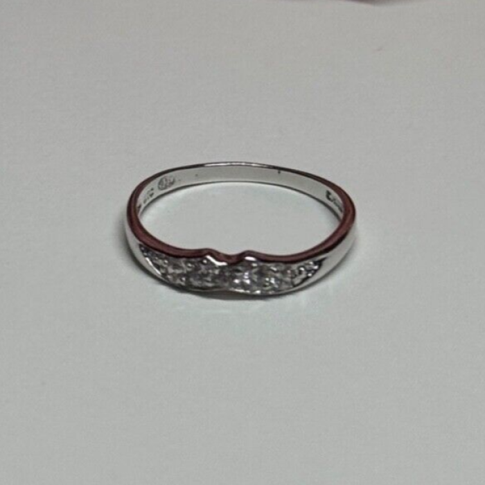 925 Sterling Silver CZ Ring Size 6