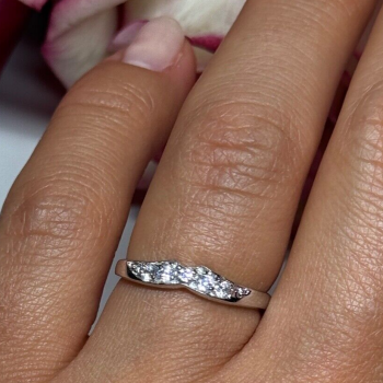 925 Sterling Silver CZ Ring Size 6