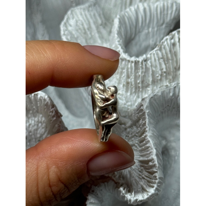 925 Sterling Silver Kamasutra Ring Size 6